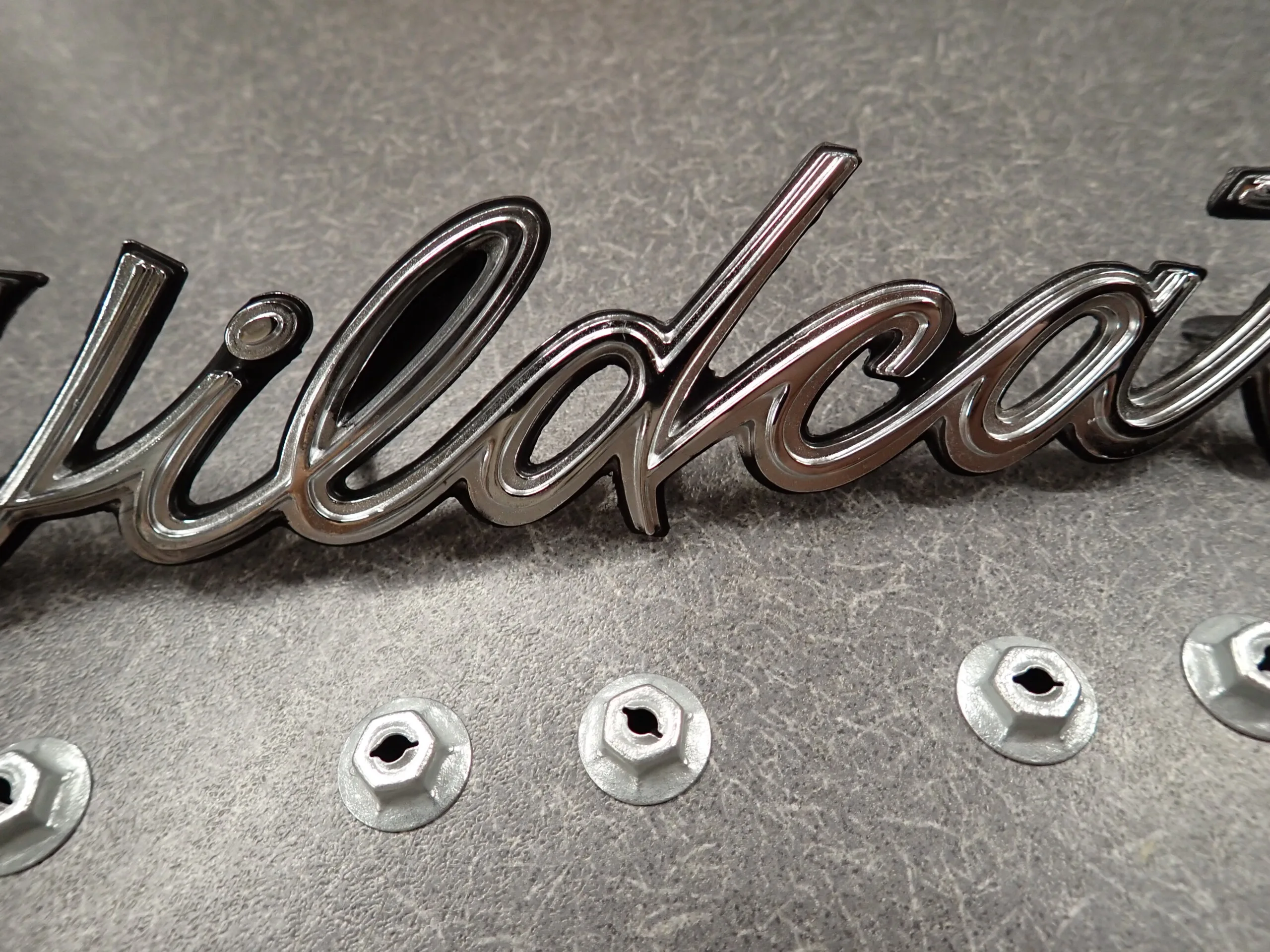 1963 Buick Wildcat Trunk Script Rear Panel Emblem 63 "Wildcat" Monogram NEW - Image 9