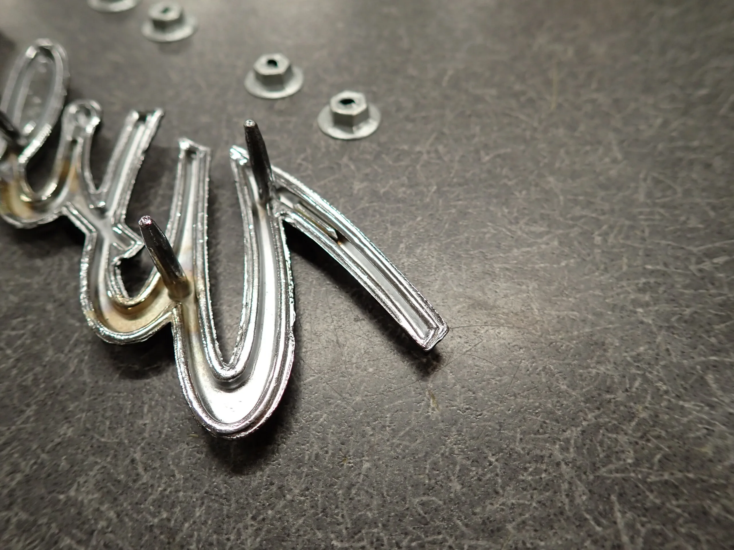 1963 Buick Wildcat Trunk Script Rear Panel Emblem 63 "Wildcat" Monogram NEW - Image 4