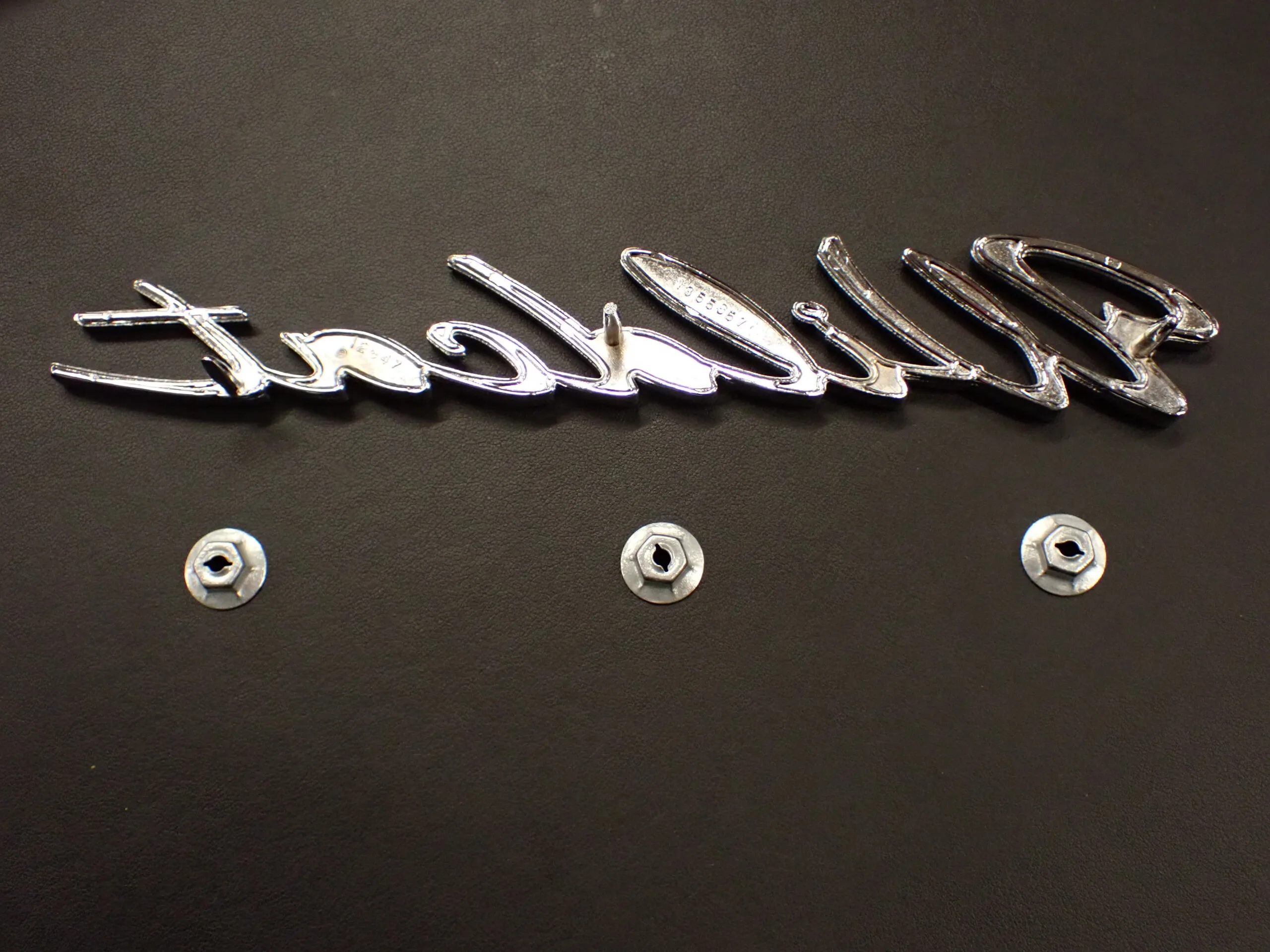 1962 Buick Wildcat Front Fender Script Driver Side 62 "Wildcat" Emblem w/ nuts - Image 5